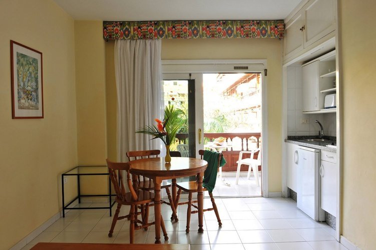 Studio with garden/pool view 2 adults + 1 child coral teide mar puerto de la cruz Studio with garden/pool view 2 adults + 1 child coral teide mar puerto de la cruz